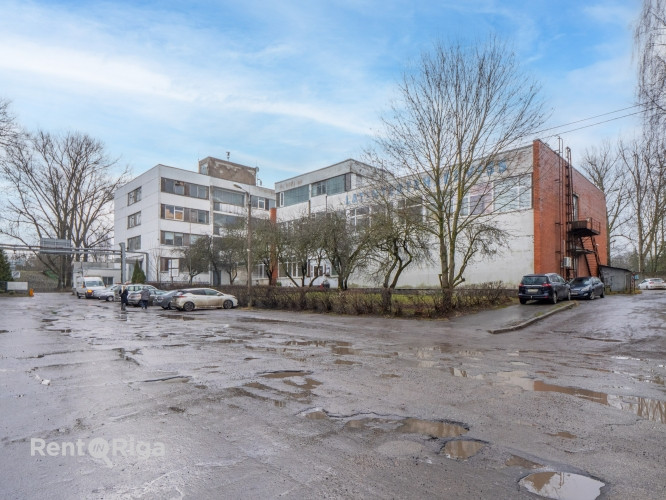 Investīciju objekts  biroju un noliktavu ēka Ģerāniju ielā 3.  Piedāvājumā perspektīvs Rīga - foto 1