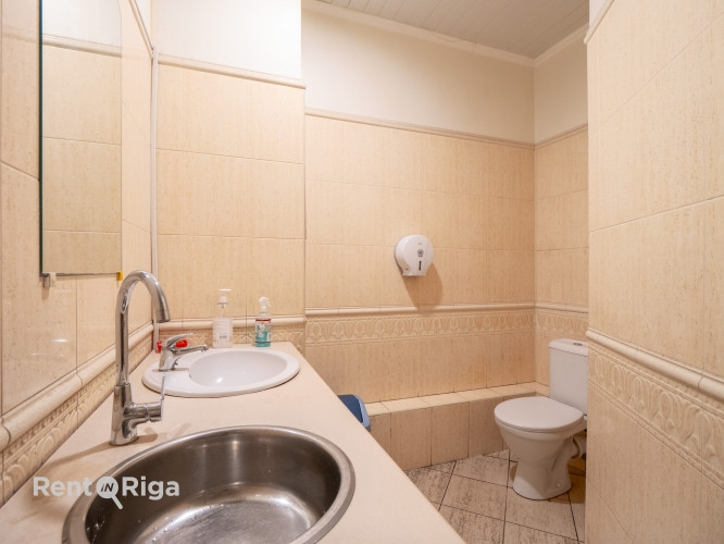 Investīciju objekts  biroju un noliktavu ēka Ģerāniju ielā 3.  Piedāvājumā perspektīvs Rīga - foto 9