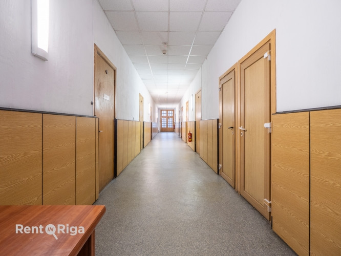 Investīciju objekts  biroju un noliktavu ēka Ģerāniju ielā 3.  Piedāvājumā perspektīvs Rīga - foto 3