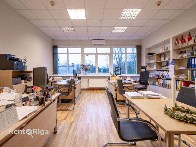 Investīciju objekts  biroju un noliktavu ēka Ģerāniju ielā 3.  Piedāvājumā perspektīvs Rīga - foto 4