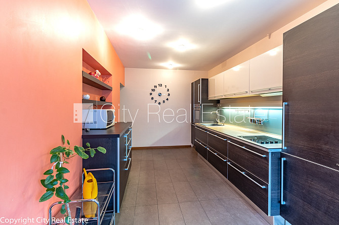 Fasādes māja, renovēta māja, labiekārtota apzaļumota teritorija, luksuss apartamenti , ir Rīga - foto 5