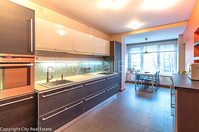 Fasādes māja, renovēta māja, labiekārtota apzaļumota teritorija, luksuss apartamenti , ir Rīga - foto 2