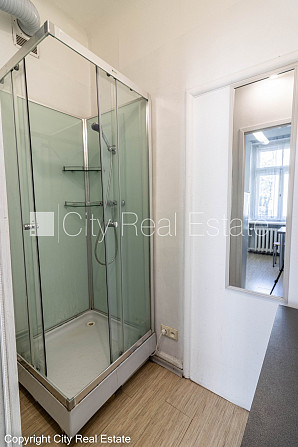 Fasādes māja, renovēta māja, ieeja no ielas, kāpņu telpa pēc kosmētiskā remonta, logi Rīga - foto 19