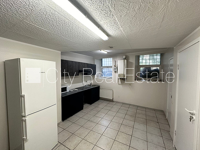 Частный дом, благоустроенный озеленённый двор, гараж на одну машину, две терассы, Юрмала - изображение 2