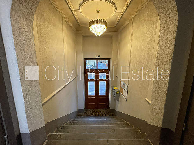 Fasādes māja, istabas izolētas 3 gab., studio tipa, virtuve apvienota ar viesistabu, augstie Rīga - foto 12