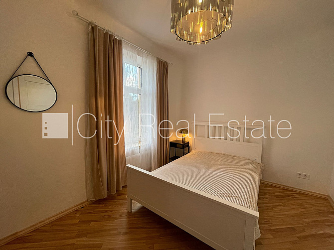 Fasādes māja, istabas izolētas 3 gab., studio tipa, virtuve apvienota ar viesistabu, augstie Rīga - foto 7