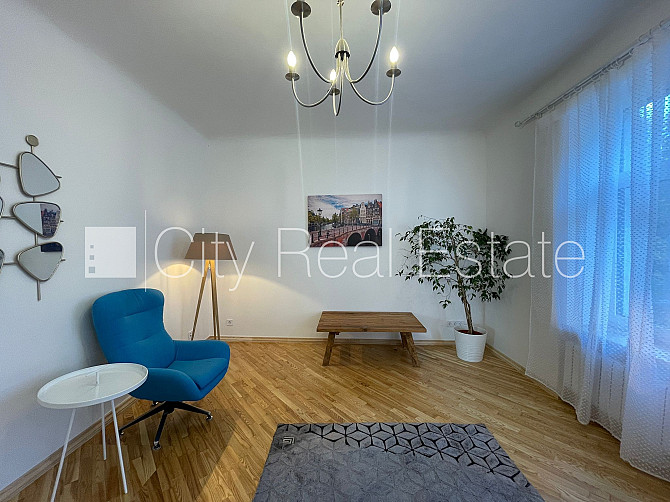 Fasādes māja, istabas izolētas 3 gab., studio tipa, virtuve apvienota ar viesistabu, augstie Rīga - foto 2