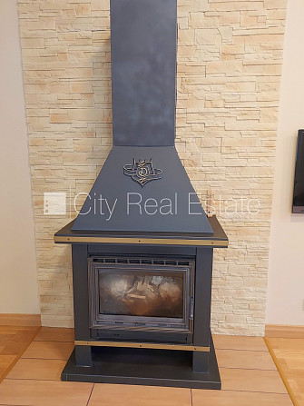 Pagalma ēka, labiekārtots apzaļumots pagalms, ieeja no pagalma, mansards, kāpņu telpa pēc Rīga - foto 16