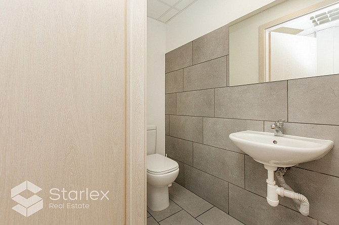 Iznomā plašu, atvērta plānojuma mansarda biroju modernā biroju ēkā Mednieku ielā 4A, Rīgas Rīga - foto 11