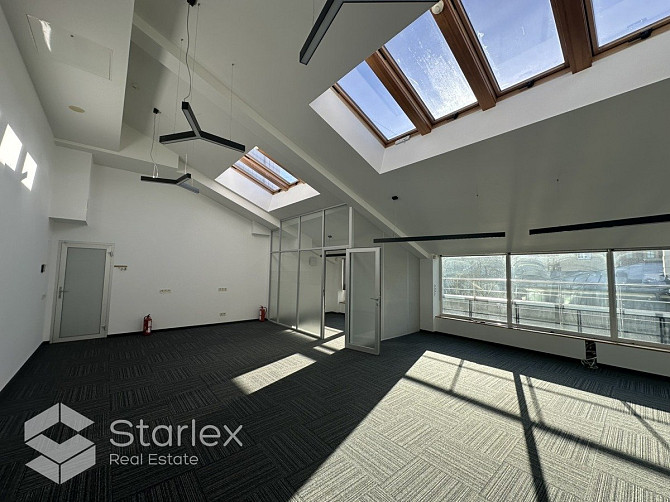 Iznomā plašu, atvērta plānojuma mansarda biroju modernā biroju ēkā Mednieku ielā 4A, Rīgas Rīga - foto 8