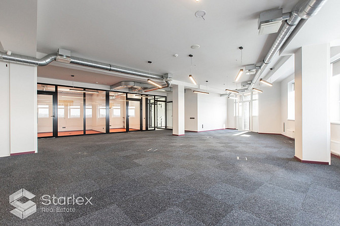 Iznomā biroju ar gleznainu skatu uz Daugavu. Kopējā platība 254 m2.Birojs izvietots ēkas Rīga - foto 17