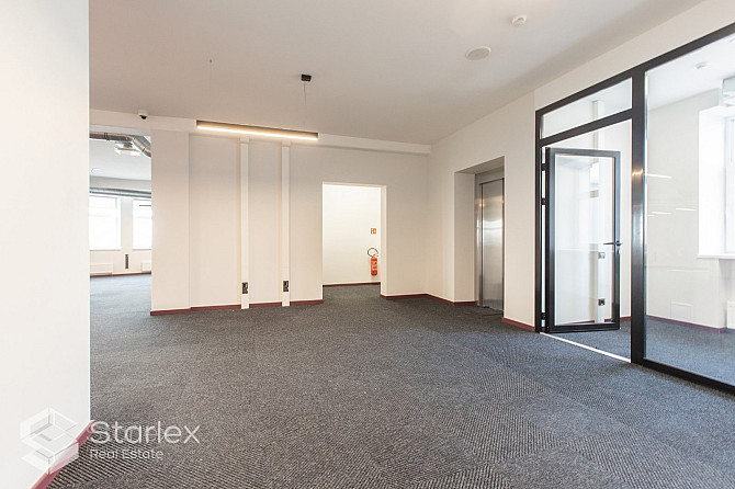 Iznomā biroju ar gleznainu skatu uz Daugavu. Kopējā platība 254 m2.Birojs izvietots ēkas Rīga - foto 7