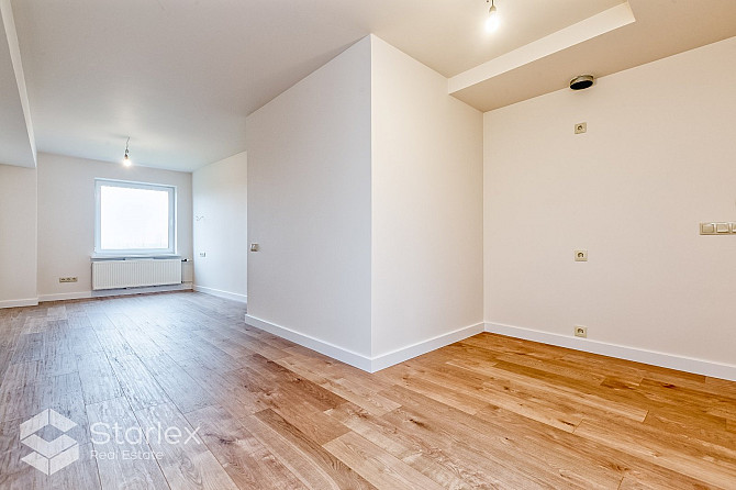 Iegādei pieejams dzīvoklis tikko renovētajā mājā ar lielisku skatu uz Pētersalas un Rīga - foto 7