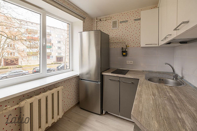 Tiek pārdots vienistabas dzīvoklis ar lielisku atrašanās vietu Ķīmiķu mikrorajonā. Rīga - foto 5