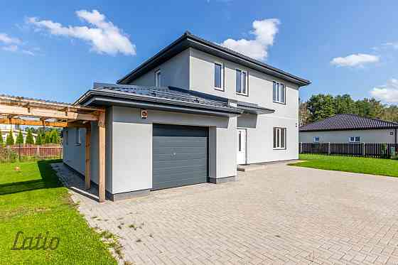 Pārdod plašu 2025.gada būvētu privātmāju.
Mājai ir labi pārdomāts plānojums-  5 izolētas istabas, ar Рижский район