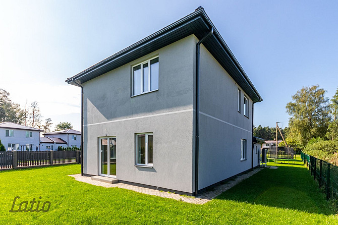 Pārdod plašu 2025.gada būvētu privātmāju.
Mājai ir labi pārdomāts plānojums-  5 izolētas istabas, ar Рижский район - изображение 3