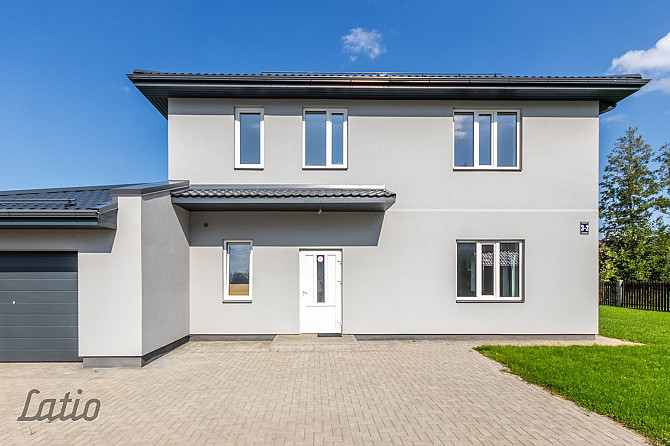 Pārdod plašu 2025.gada būvētu privātmāju.
Mājai ir labi pārdomāts plānojums-  5 izolētas istabas, ar Рижский район - изображение 1