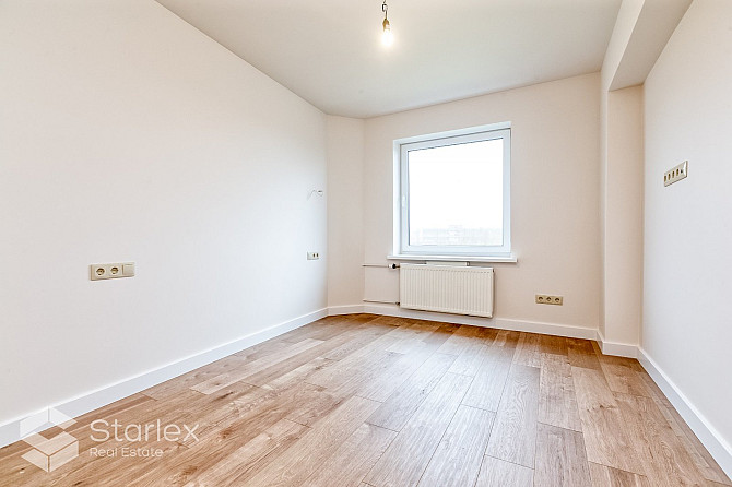 Iegādei pieejams dzīvoklis tikko renovētajā mājā ar lielisku skatu uz Pētersalas un Rīga - foto 10