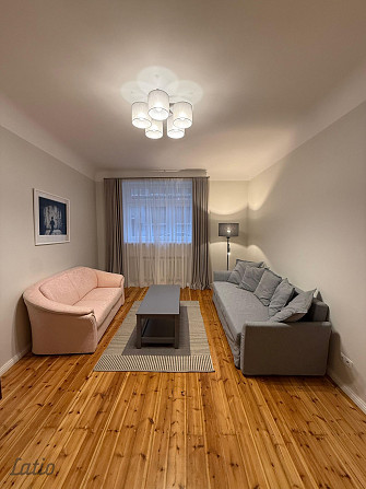 Tiek piedāvāts īrei lielisks, pilnībā mēbelēts 2 istabu dzīvoklis Rīgas klusajā centrā Rīga - foto 2