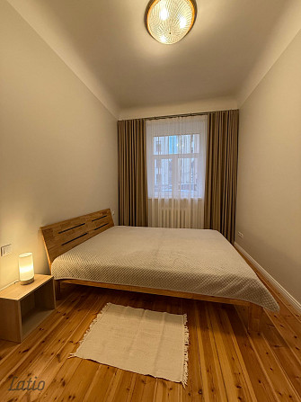 Tiek piedāvāts īrei lielisks, pilnībā mēbelēts 2 istabu dzīvoklis Rīgas klusajā centrā Rīga - foto 5