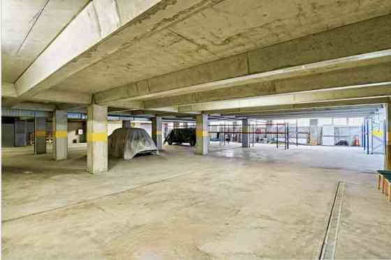 Clean and dry premises available for rent.  + Ceiling height: 2.4 m + Separate entrance from the str Рига