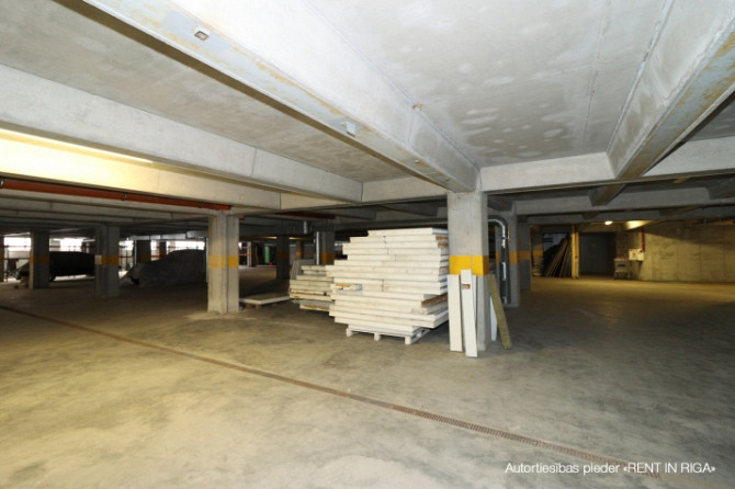 Iznomā tīras un sausas telpas.  + Griestu augstums: 2,4 m + Atsevišķa ieeja no ielas. Rīga - foto 2