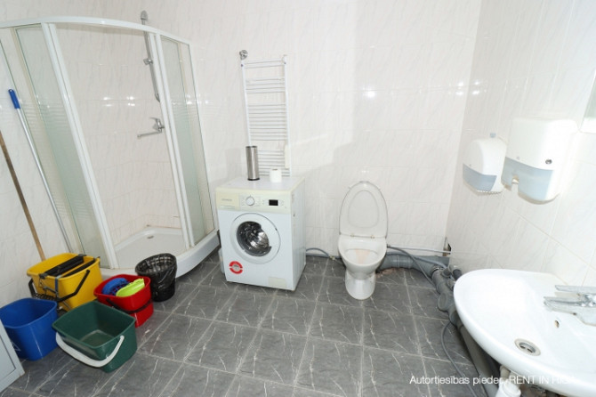 Iznomā tīras un sausas telpas.  + Griestu augstums: 2,4 m + Atsevišķa ieeja no ielas. Rīga - foto 5