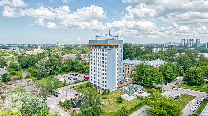 Iegādei pieejams dzīvoklis tikko renovētajā mājā ar lielisku skatu uz Pētersalas un Rīga - foto 1