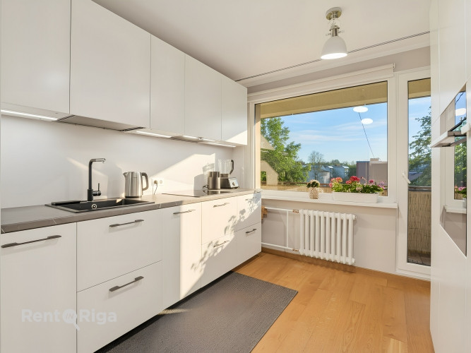 Aicinu iepazīt īpaši gaišu un mājīgu 2 istabu dzīvokli Siguldā, kur katra detaļa ir Sigulda - foto 1