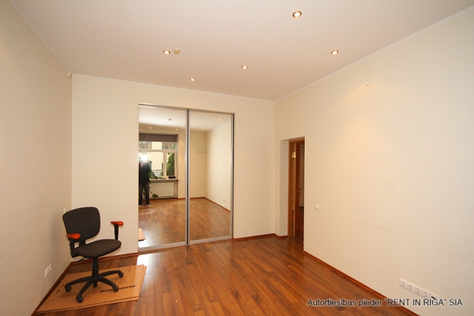 Biroja centrā. Telpas pēc kapitālā remonta;  Pieejas no 02.2026.  + 1. stāvs. + Platība sastāv no pr Рига - изображение 4
