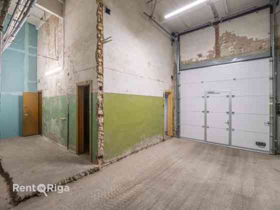 Сдаются складские помещения по адресу ул. Бuļļu 45.  Склад разделён на две части: Рига