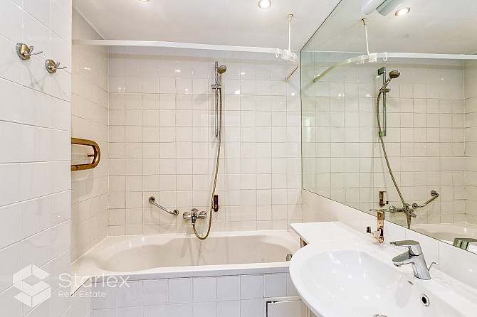 Iegādei pieejams dzīvoklis tikko renovētajā mājā ar lielisku skatu uz Pētersalas un Rīga - foto 10