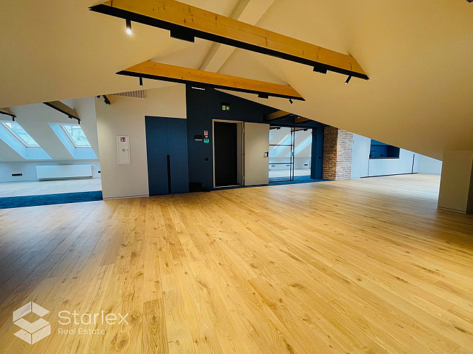 Iznomā augstvērtīgas mansarda biroja telpas renovētā ēkā Rīgas centrā, Miera ielā 2.
Nams Rīga - foto 11