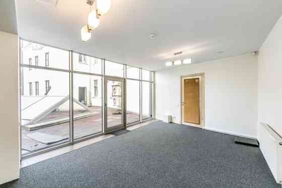 Iznomā biroja telpas prestižā vietā Vecrīgā, Audēju ielā 8.








Ēka celta 1790. gadā, arhitekts  Rīga