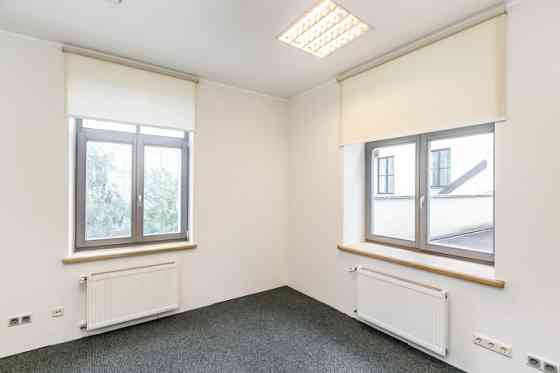 Iznomā biroja telpas prestižā vietā Vecrīgā, Audēju ielā 8.








Ēka celta 1790. gadā, arhitekts  Rīga