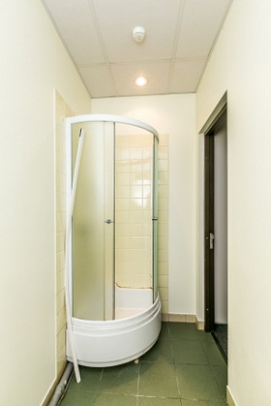 Iznomā biroja telpas prestižā vietā Vecrīgā, Audēju ielā 8.

Ēka celta 1790. gadā, Rīga - foto 9