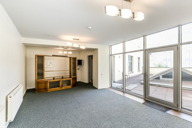 Iznomā biroja telpas prestižā vietā Vecrīgā, Audēju ielā 8.

Ēka celta 1790. gadā, Rīga - foto 3