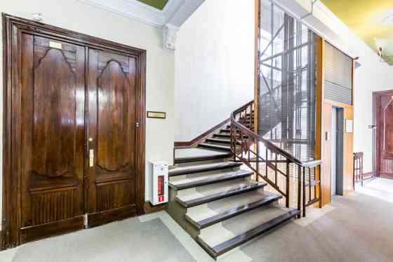 Iznomā biroja telpas ar izlietni Rīgas centrā, Brīvības ielā 85.

Ēka celta 1912. gadā - arhitekts E Rīga