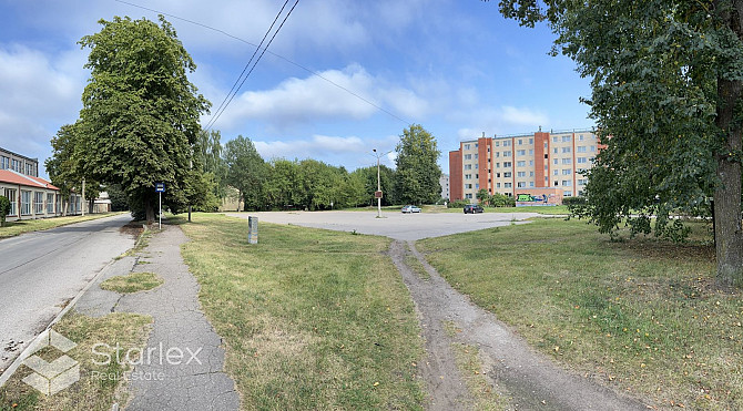 Pārdod zemes gabalu ar platību 4112 m2 Rīgā, Šampēterī. Zemes gabals lielākoties ir Rīgas rajons - foto 1