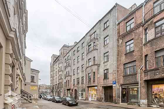 Продаётся просторная квартира с четырьмя комнатами площадью 103 кв. м в отличном Rīga