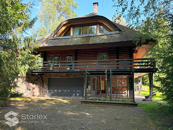 Pārdod 3-stāvu guļbaļķu savrupmāju ar 1.32 ha zemes gabalu un privātu ezeru gleznainajā Amatciemā. M Цесис и Цесисский край - изображение 4