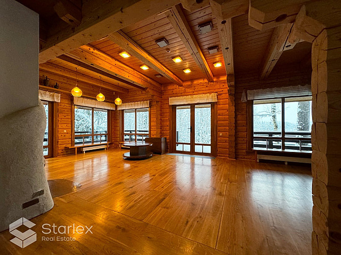 Pārdod 3-stāvu guļbaļķu savrupmāju ar 1.32 ha zemes gabalu un privātu ezeru gleznainajā Amatciemā. M Цесис и Цесисский край - изображение 16