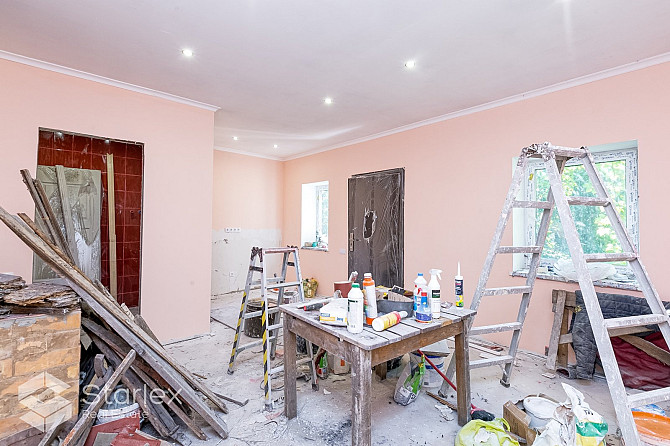 Dārzciemā uz Sesku ielas pārdošanā ir zemes gabals ar vienstāvu māju un palīgceltni. Mājas Rīga - foto 19