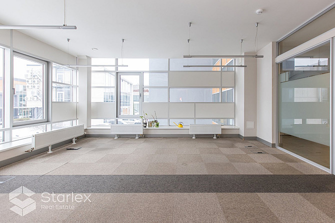 Iznomā biroju divos līmeņos ar plašu privāto terasi Mārupē.  Kopēja platība 482 m2  Birojs Mālpils pagasts - foto 7