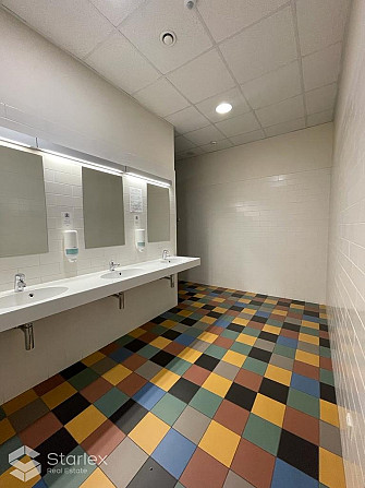 Nomai tiek piedāvātas 392 m2 plašas biroja telpas ar skatu uz Daugavu. Birojs atrodas ēkas 3. Rīga - foto 8