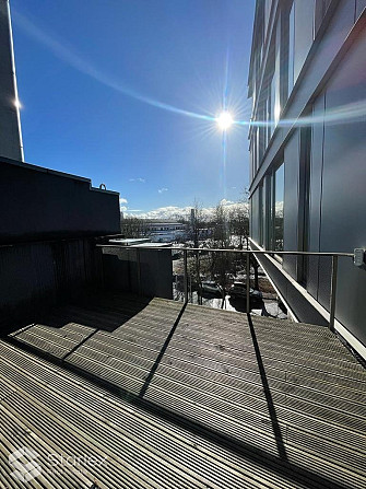 Nomai tiek piedāvātas 392 m2 plašas biroja telpas ar skatu uz Daugavu. Birojs atrodas ēkas 3. Rīga - foto 6