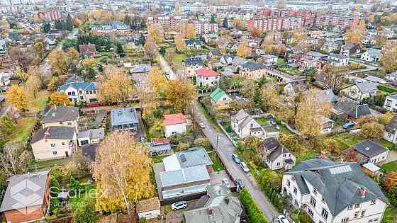 Продается отличное имущество с двумя отдельными домами, расположенный на тихой Rīga
