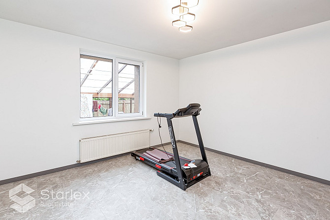 Pārdošanā lielisks divu māju īpašums, kas atrodas uz klusas privātmāju ieskautas ielas Rīga - foto 16