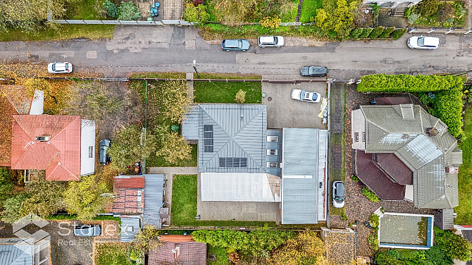 Pārdošanā lielisks divu māju īpašums, kas atrodas uz klusas privātmāju ieskautas ielas Rīga - foto 9