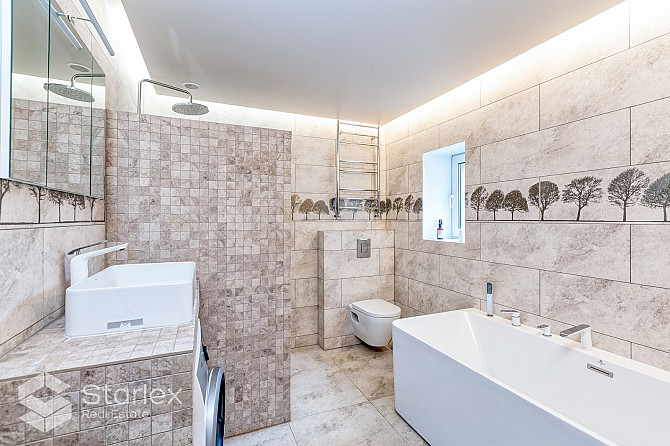 Pārdošanā lielisks divu māju īpašums, kas atrodas uz klusas privātmāju ieskautas ielas Rīga - foto 18